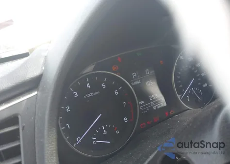 2017 Hyundai Elantra Se z USA, uszkodzony, nr VIN 5NPD84LFXHH041994